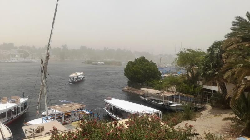 خط أحمر