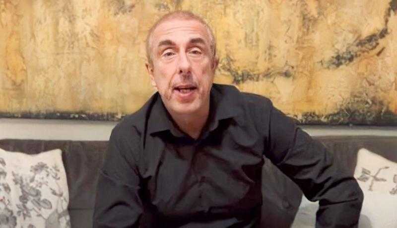 منتج ”رمسيس باريس” يرد على العربي ناصري: محدش ليه عندي جنيه.. فيديو