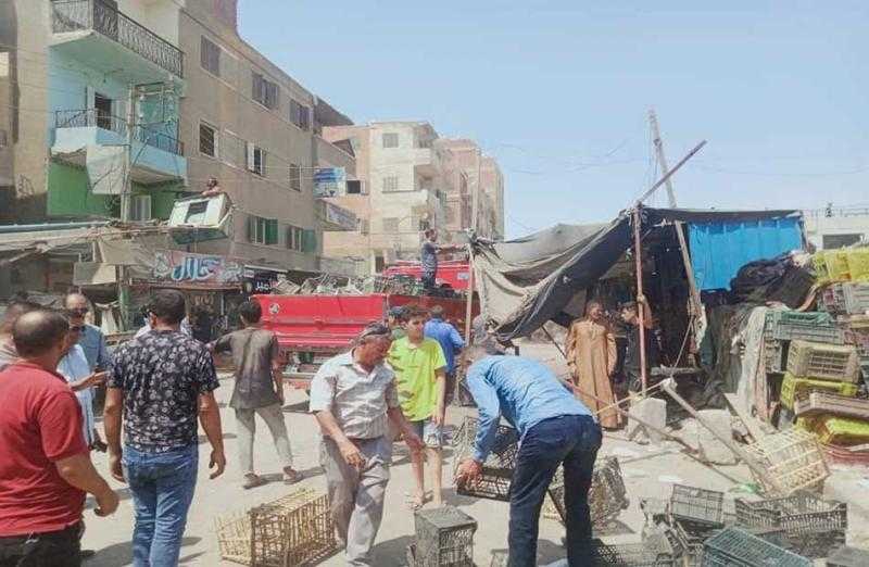 حملة ترفع إشغالات الباعة الجائلين والكافيهات من كورنيش المقطم