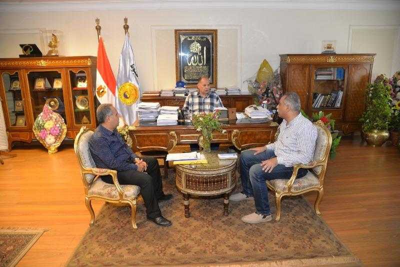 محافظ أسيوط يوجه بتكثيف لجان التفتيش على تراخيص المحال