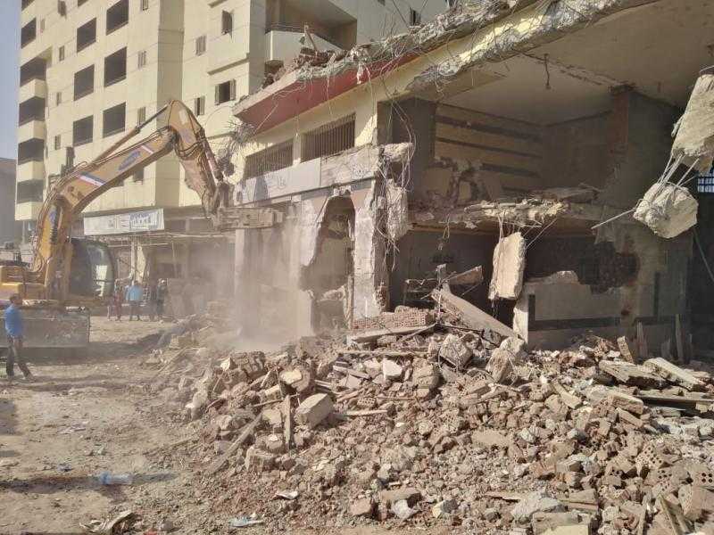 حي الساحل بالقاهرة يزيل المباني المخالفة من تقسيم اليازجي