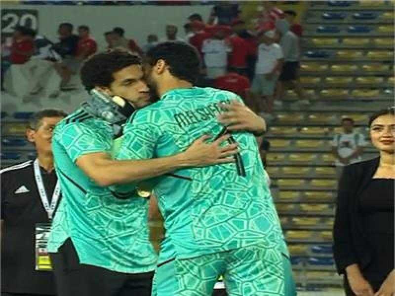 مصطفى شوبير يكشف كواليس استلامه ميدالية الشناوي في نهائي إفريقيا