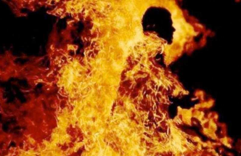 النيابة تأمر بحبس متهم لإضرام النيران بنجل عمه بالمطرية