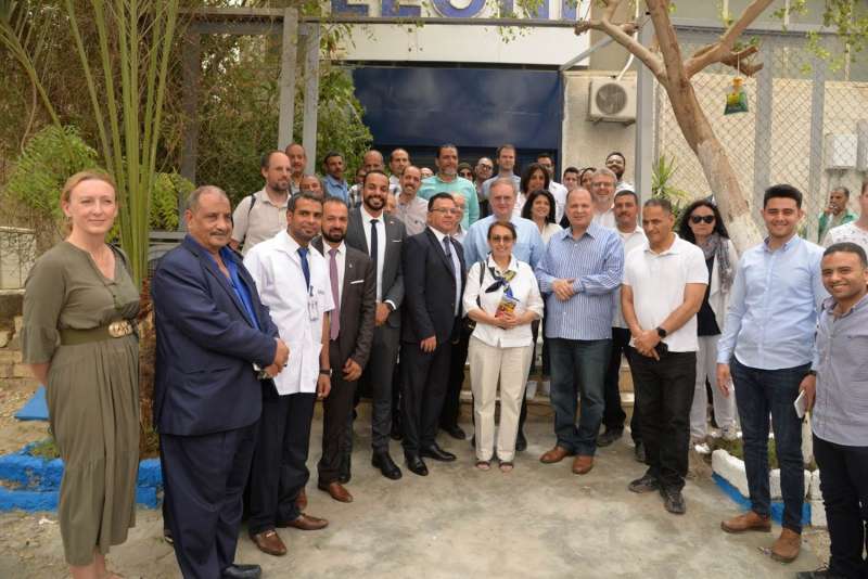 خط أحمر