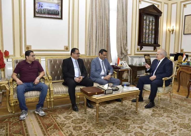 خط أحمر