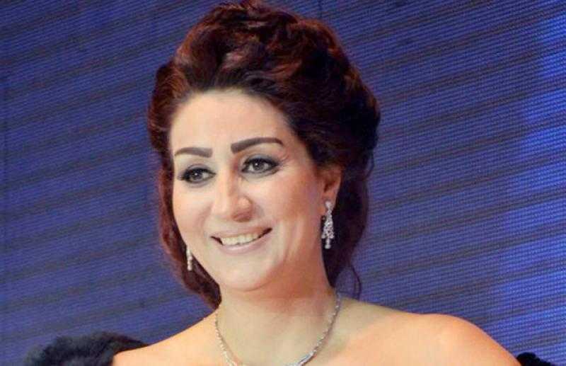 وفاء عامر: لما ابنى يتجوز هعامل مراته زي بنتي وهدلعها وأريحها جدا