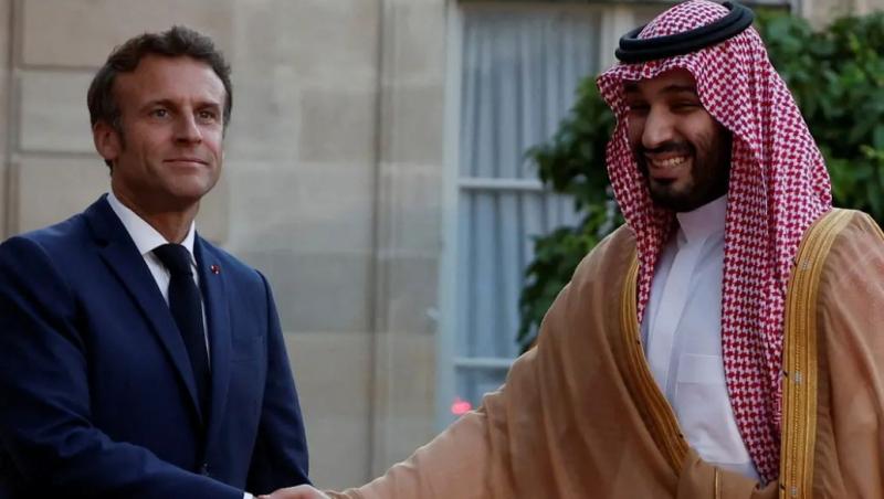 ولي العهد السعودي وماكرون يبحثان العلاقات الاستراتيجية ومستجدات الأحداث
