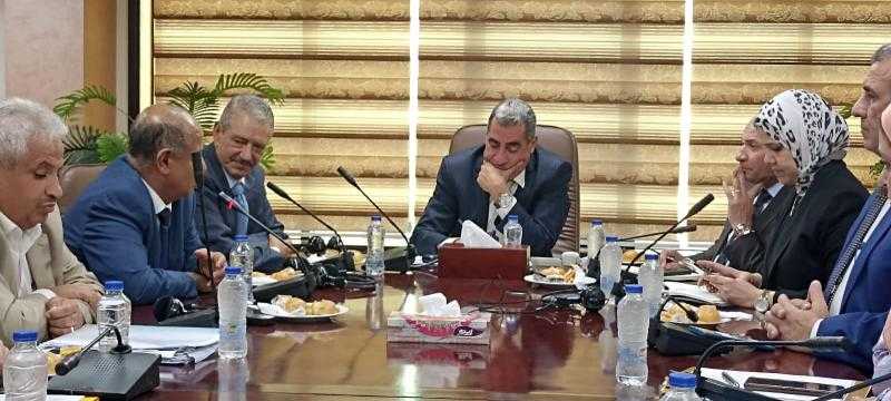 رئيس مصلحة الضرائب يلتقي وفدا من وزارة المالية اليمنية