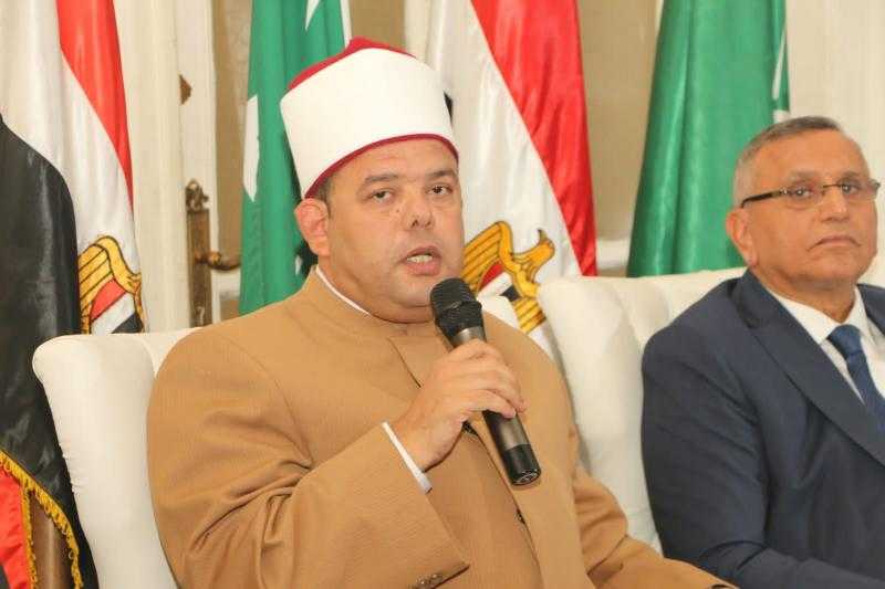 الأزهر الشريف يكشف حكم توثيق شاب لحظات احتضار والده