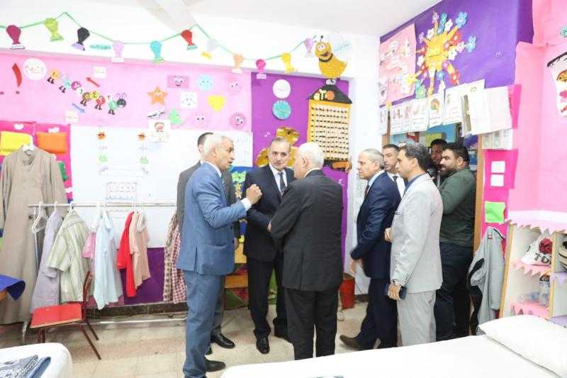 وزير التعليم يتفقد استراحات الثانوية العامة في كفرالشيخ برفقة المحافظ | صور