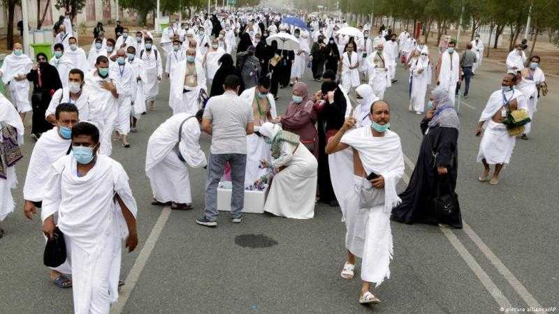 السعودية تبدأ تنفيذ تجربة تقنية تبريد الطرق في الحج