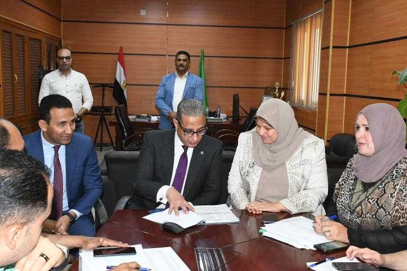 محافظ الفيوم يتفقد لجان امتحانات الثانوية العامة وغرفة العمليات المركزية |صور