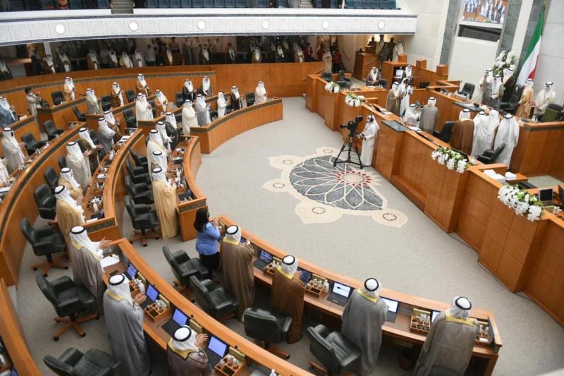 الحكومة الكويتية تؤدي اليمين الدستورية أمام نائب الأمير