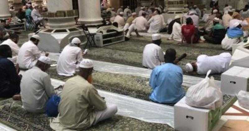 إفطار جماعي لعدد ضخم من الحجاج داخل المسجد النبوي