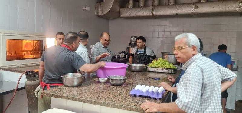 محافظ مطروح يوجه بتكثيف الحملات الرقابية على المعسكرات والفنادق خلال الصيف.. صور