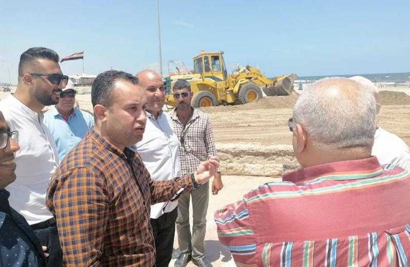 رئيس جهاز مدينة دمياط الجديدة يُتابع أعمال التطوير بمنطقة الشاطئ لخدمة المصطافين