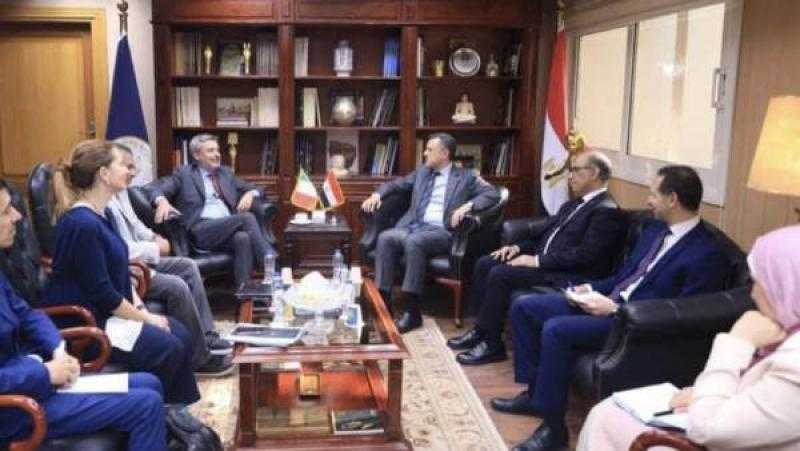 وزير السياحة يلتقي سفير إيطاليا بالقاهرة بهدف الترويج السياحي لمصر