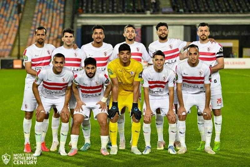 مرتضى منصور يعقد جلسة مع لاعبي الزمالك قبل لقاء المحلة