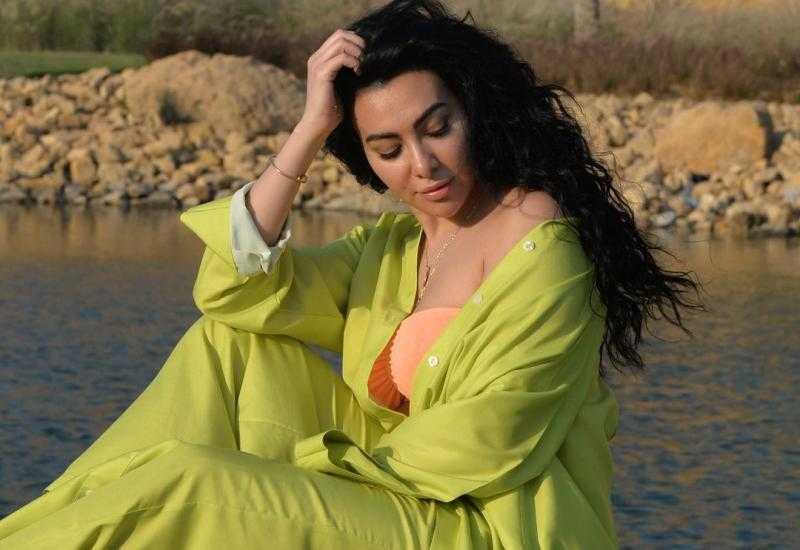 ميرهان حسين تهاجم الوسط الفني: العلاقات بتلعب دور كبير في الاختيارات
