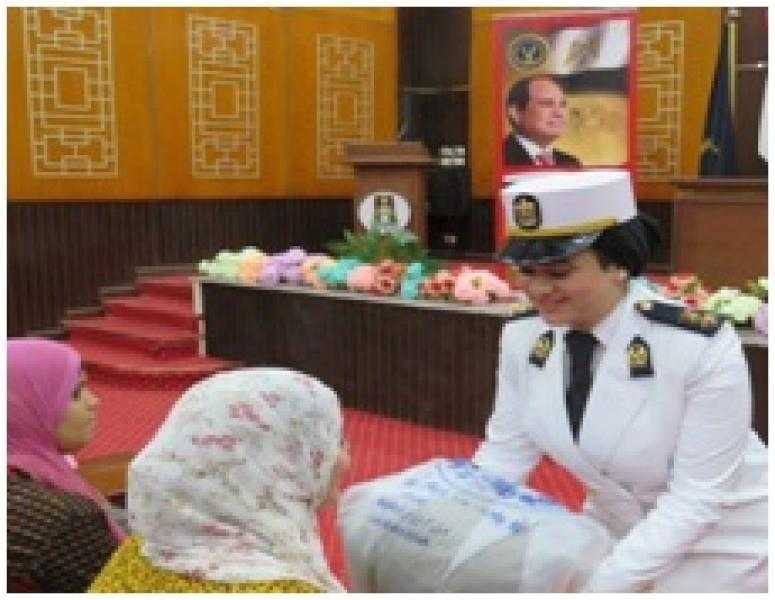 الداخلية توجه قافلة إنسانية وطبية بنطاق محافظتي البحر الأحمر والوادي الجديد | صور