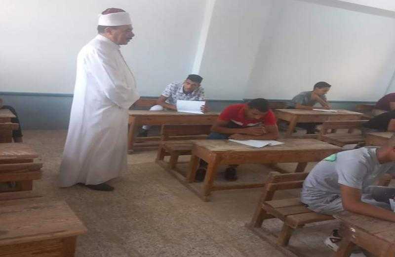 رئيس المنطقة الأزهرية بسوهاج: أسئلة الكيمياء في مستوى الطلاب.. ولا توجد شكاوى