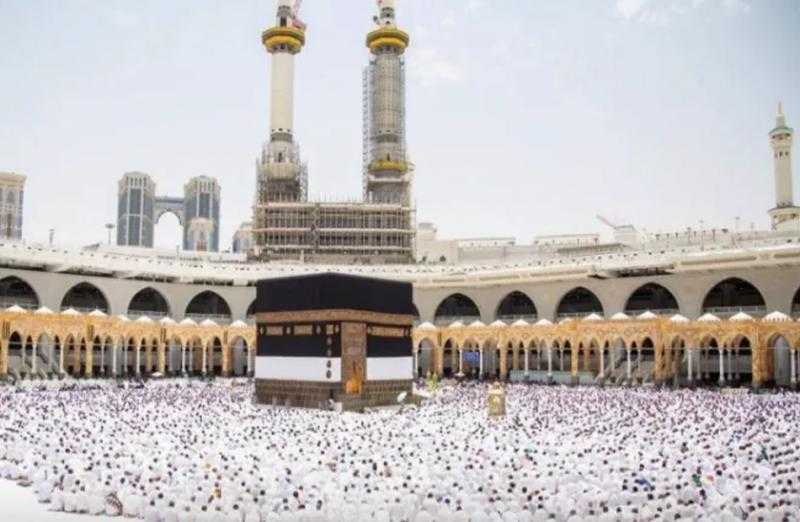1.2 مليون مصلّ وحاج أدوا صلاة الجمعة في الحرمين الشريفين بعد جائحة كورونا