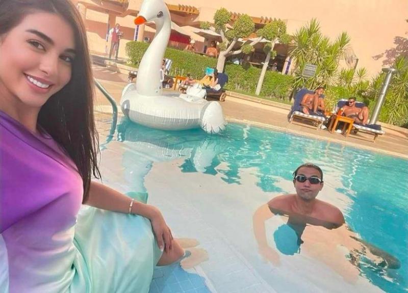 ياسمين صبري تشعل مواقع التواصل الاجتماعي بصورة من كواليس فيلمها مع محمد إمام