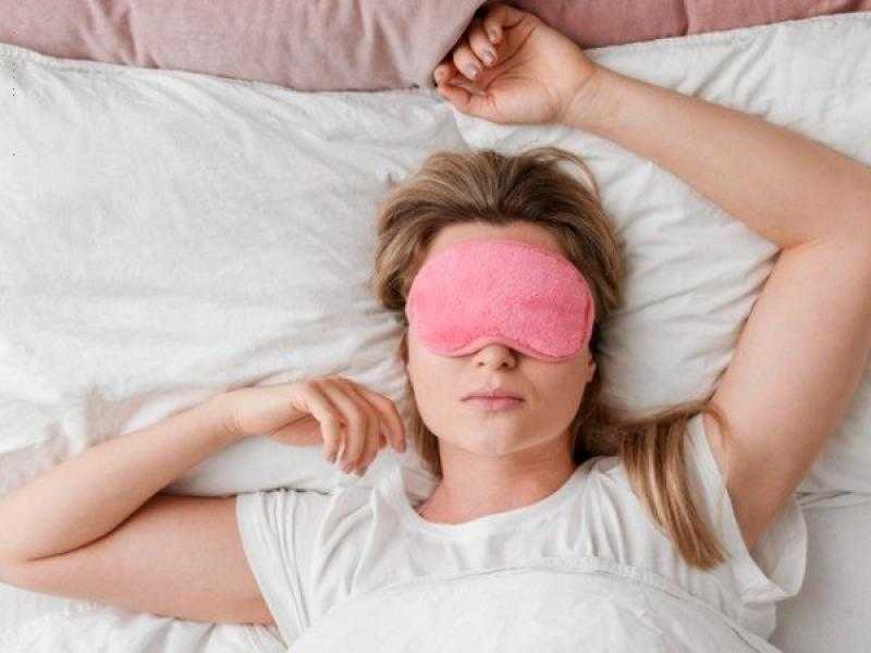احذر .. أقنعة العين قد تؤدى لمخاطر صحية