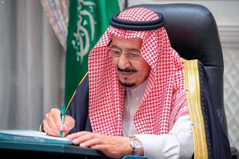 العاهل السعودي يعين الأمير عبدالرحمن آل مقرن نائبا لوزير الدفاع