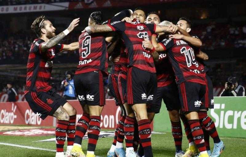 فلامينجو يقترب من الفوز بكأس البرازيل بثلاثية في شباك أتلتيكو مينيرو