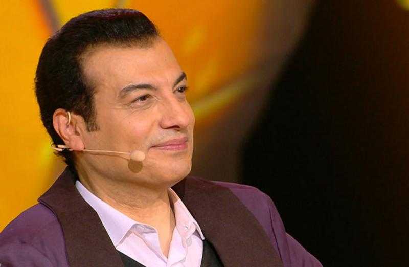 إيهاب توفيق يشارك جمهوره بصورة مع الأضحية في العيد