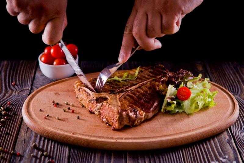 ”الدواء المصرية” تحذر من الإفراط في تناول اللحوم خلال عيد الأضحى