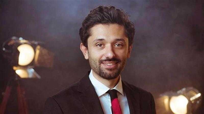 كريم محمود عبد العزيز: نتنافس باحترام في فيلم بيت الروبي