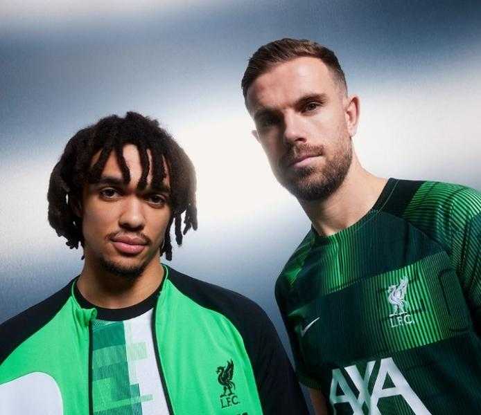 رسميا.. ليفربول يعلن عن قميصه الثاني للموسم الجديد