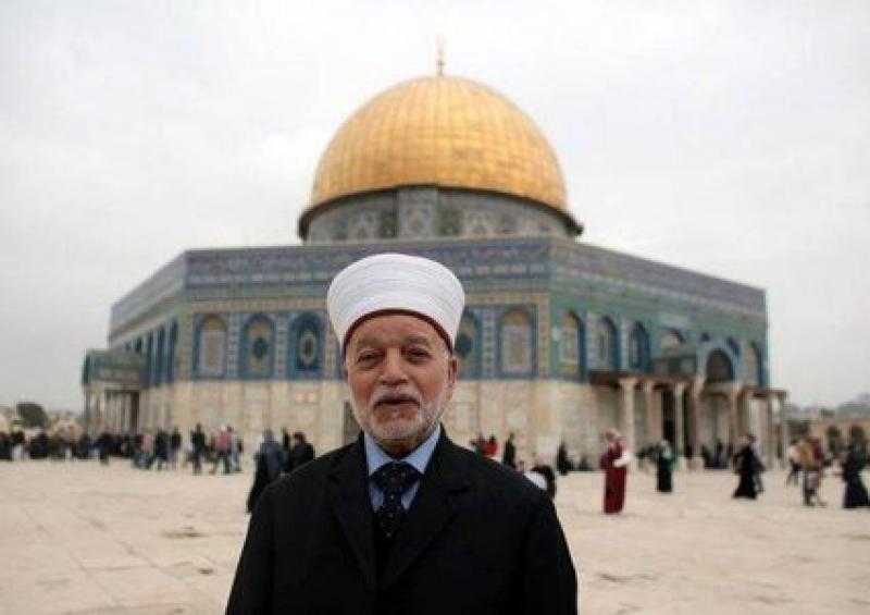 مفتي فلسطين يدين إحراق المصحف في السويد.. ويطالب المجتمع الدولي باتخاذ موقف صارم