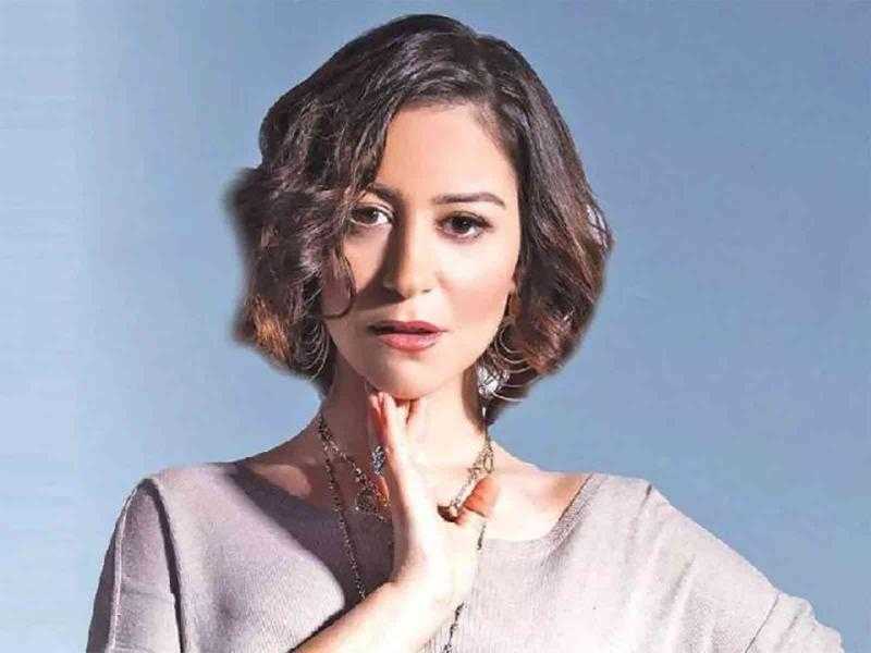 منة شلبي تكشف تفاصيل خلافها مع هند صبري