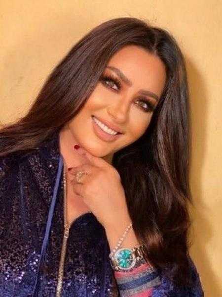 لطيفة: نشأت في عائلة فنية متوسطة الحال.. وأمي المراقبة الأولى لي