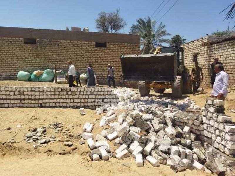 رفع 70 طن قمامة في حملات على شوارع البلينا | صور