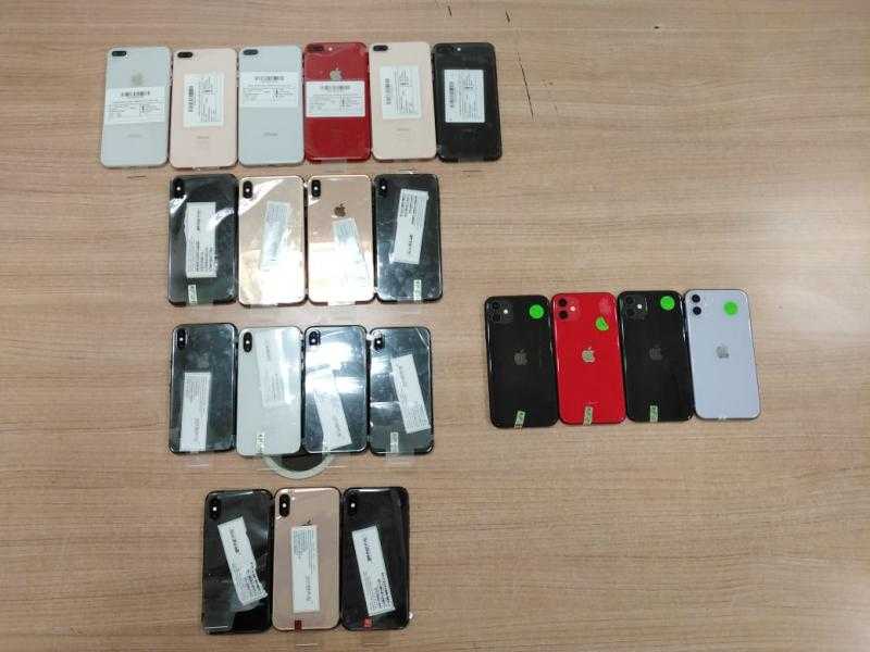 ضبط راكبا مصريا حاول تهريب تليفونات محمولة بمساعدة عاملين بمطار القاهرة