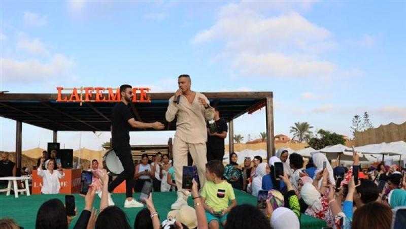 حسن شاكوش يثير الجدل في حفله الأخير: ”شبعنا تريندات”