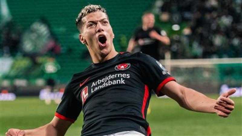 شوبير: إمام عاشور لا يريد العودة للدنمارك.. ويوافق على اللعب للأهلي