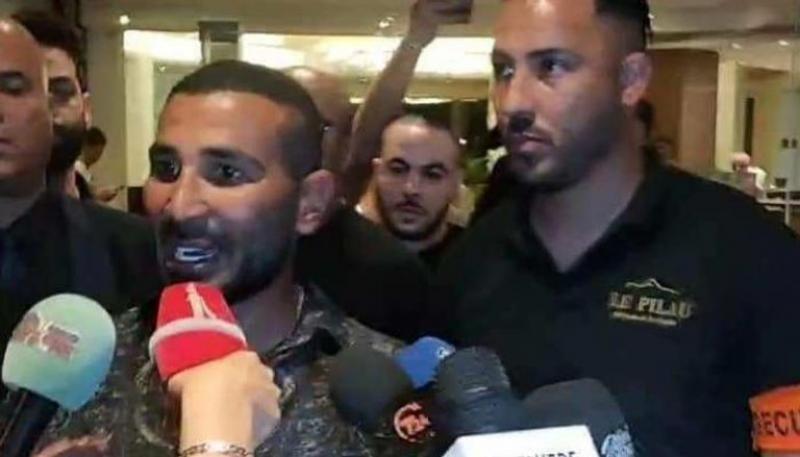 خط أحمر