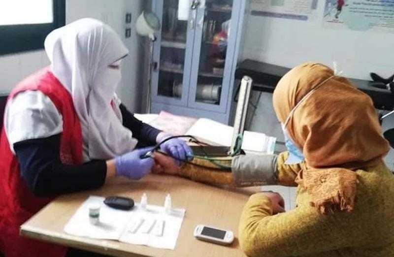 رئيس حي الشرابية يتفقد القافلة الطبية ”100 مليون صحة” في غمرة