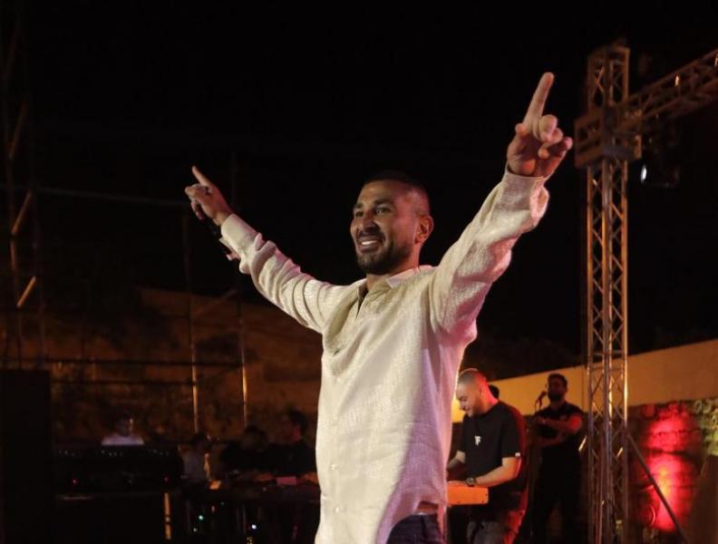 خط أحمر