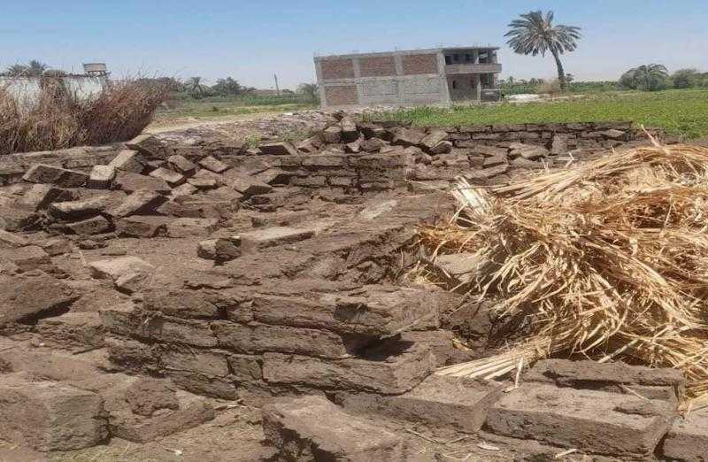 تنفيذ 6 حالات إزالة بمدينة أرمنت في الأقصر | صور