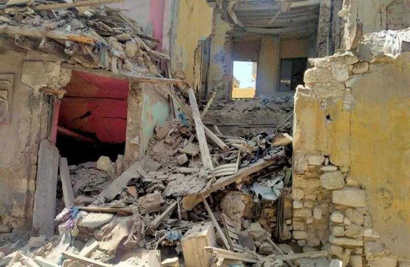 حي الجمرك بالإسكندرية: عقار شارع العناني المنهار جزئيا صادر له قرار هدم