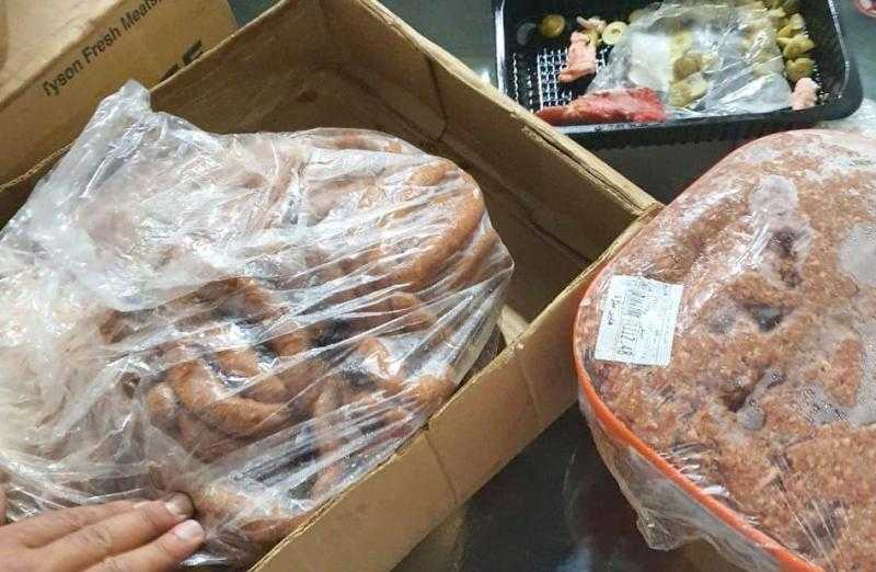 ضبط ربع طن من اللحوم غير صالحة للاستهلاك الآدمي بإحدى سلاسل السوبر ماركت بالأسكندرية