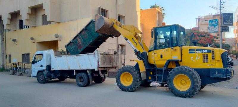 رصف الطرق وتطهير شبكات الصرف وحملات نظافة بكفر الشيخ