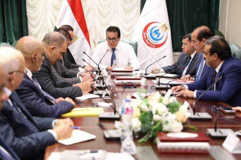 خالد عبدالغفار يعقد اجتماعًا لمتابعة مؤشرات الأداء ضمن حملة 100 يوم صحة