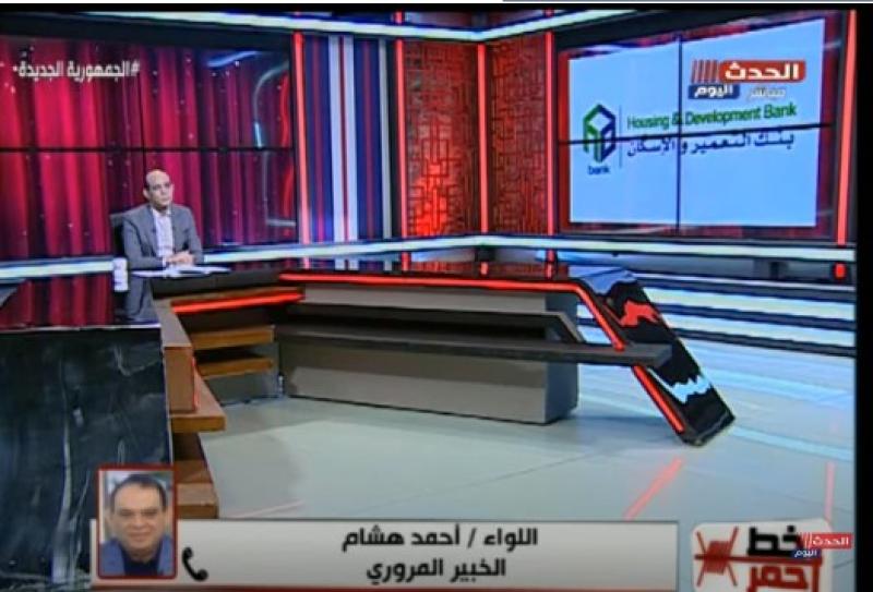 خبير مروري يكشف عقوبة بطل فيديو قيادة موتوسيكل وأمامه فتاة ”على رجله”